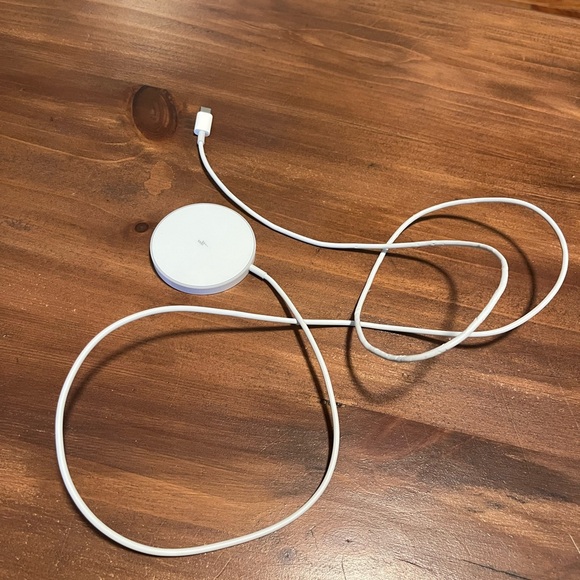 Apple Other - Wireless iphone charger white